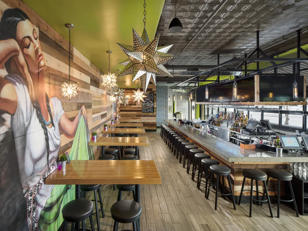 Modern_Interior+Dining_b_HighRes